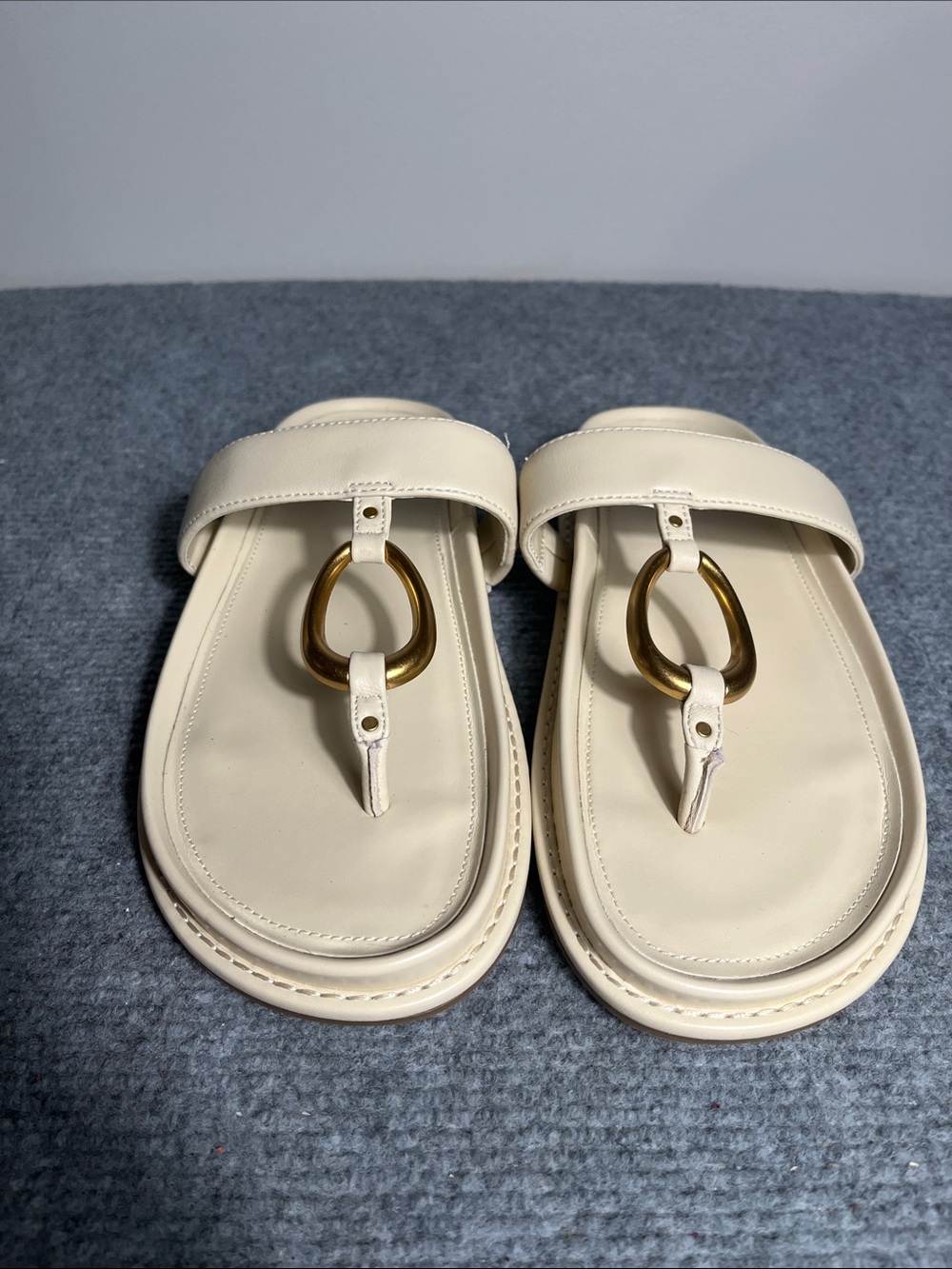 Vince Camuto Cream Leather Toe-Ring Sandals with Gold Ring Detail